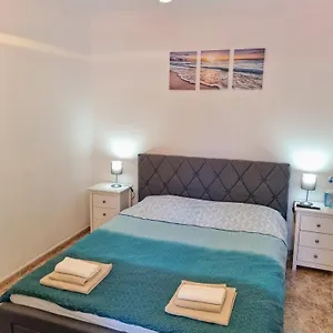 Newly Decorated Close To La Línea de la Concepción